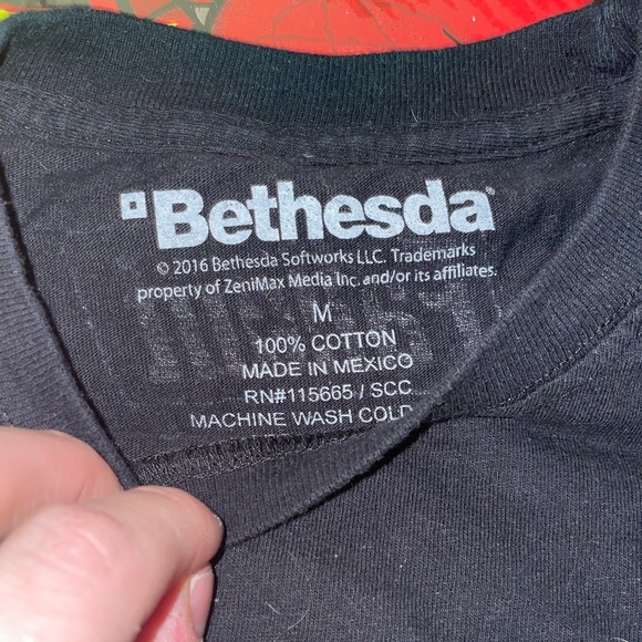 Fallout tee - Picture 3 of 3